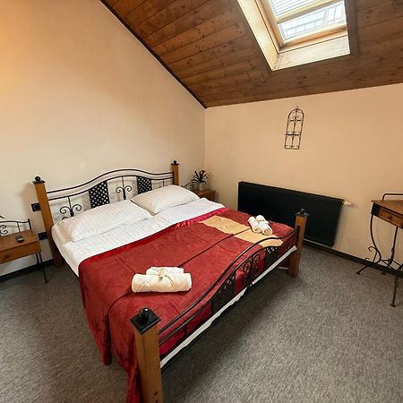 Hotel Plzensky Dvur Frýdek-Místek Kültér fotó