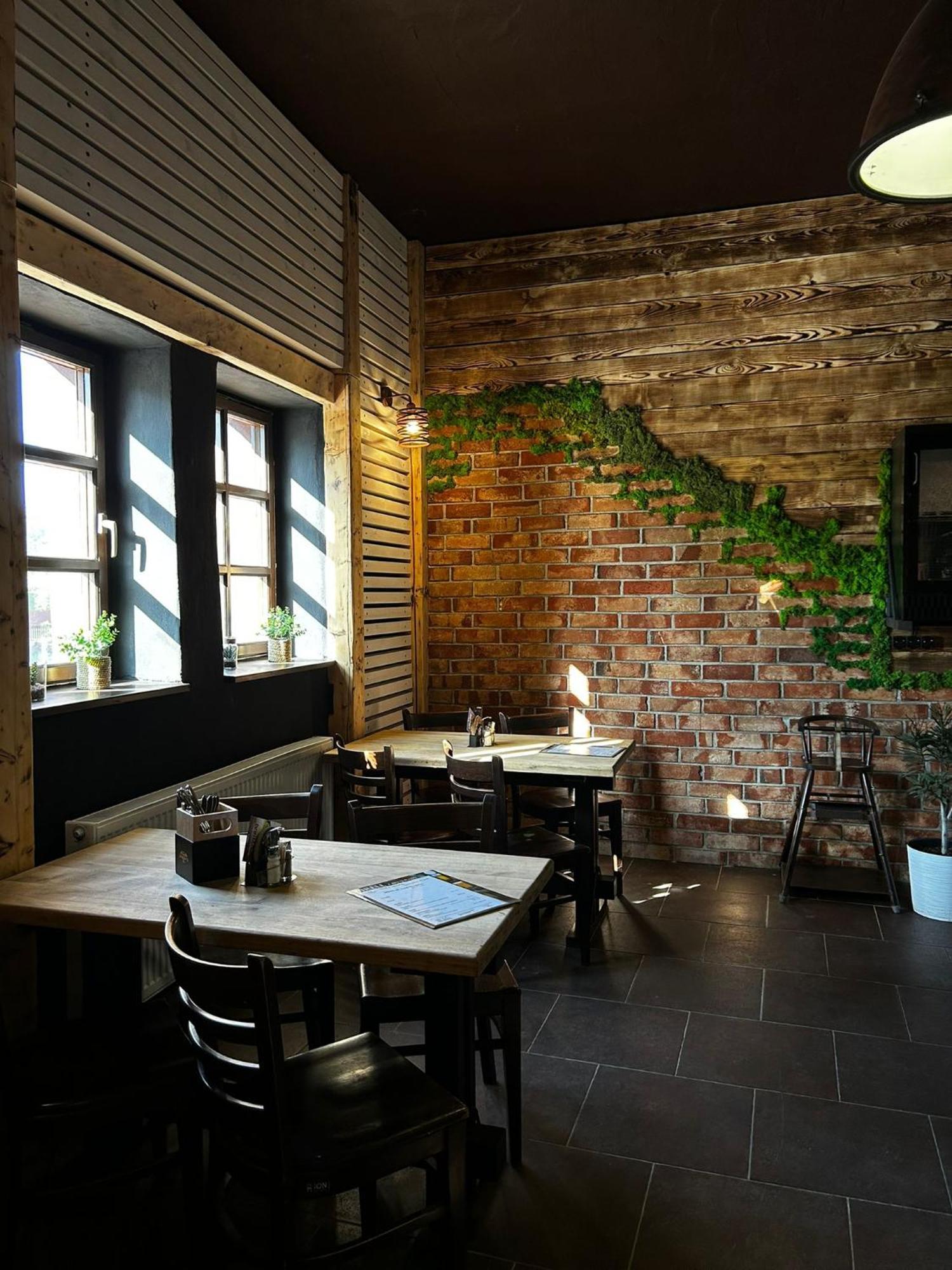 Hotel Plzensky Dvur Frýdek-Místek Kültér fotó