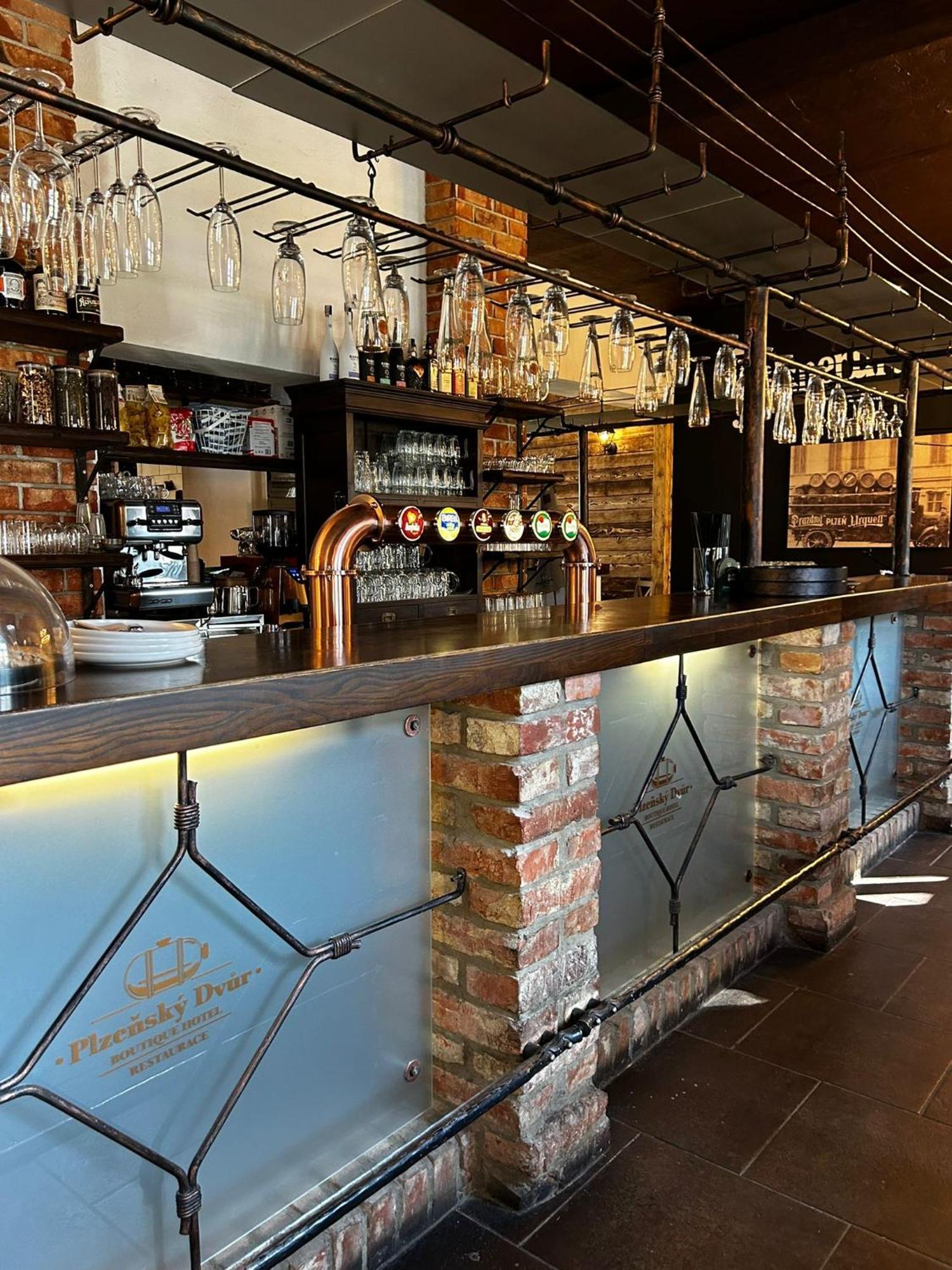 Hotel Plzensky Dvur Frýdek-Místek Kültér fotó