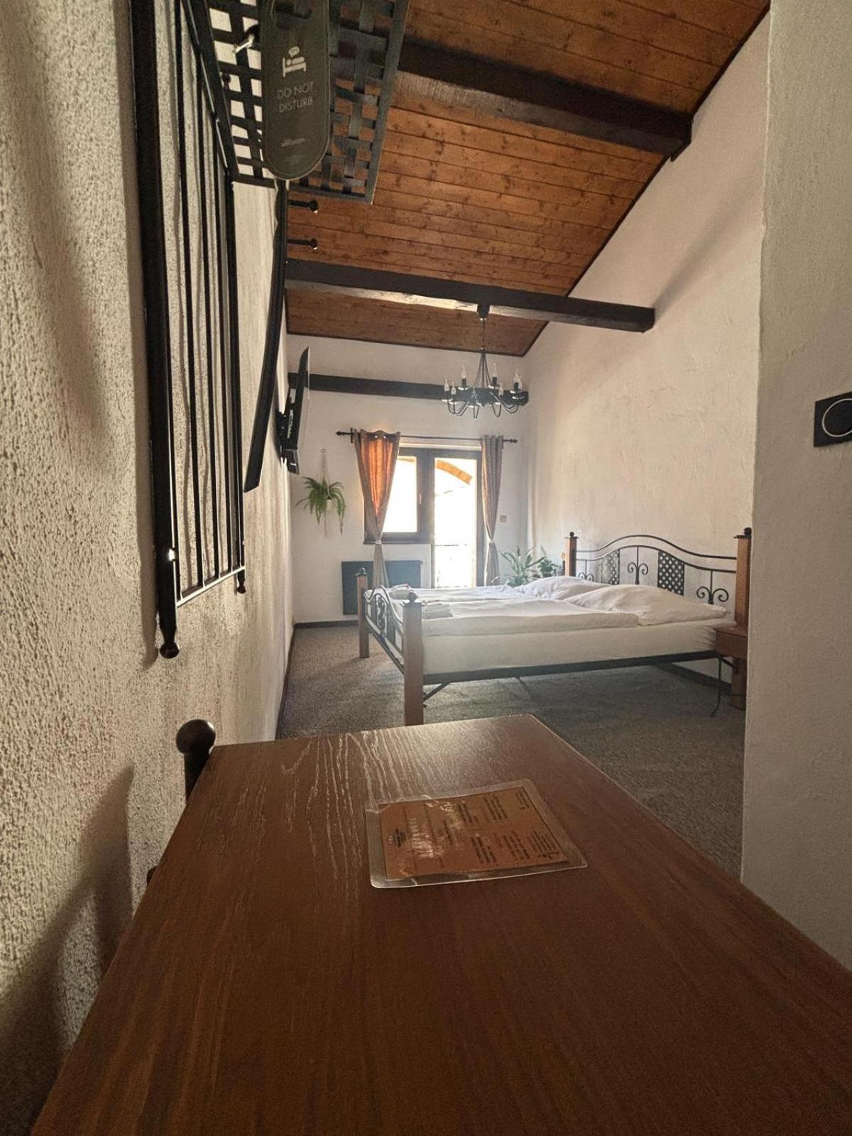 Hotel Plzensky Dvur Frýdek-Místek Kültér fotó